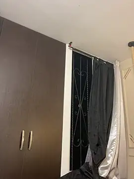 Alishak stripchat live cam model