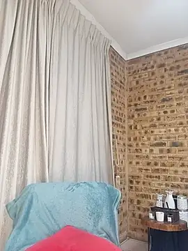 SativaHotxx101 stripchat live cam model