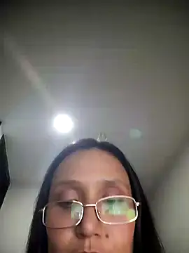Esmeralda333 stripchat live cam model