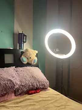 alilith stripchat live cam model