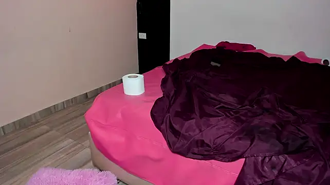 submissive_extremee stripchat live cam model