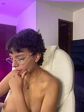 Peytongh_ stripchat live cam model