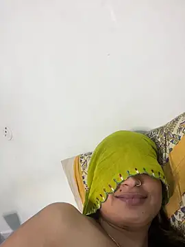 Miss_kanika76 stripchat live cam model