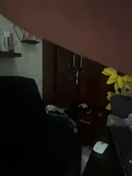 DirtyKhloy stripchat live cam model