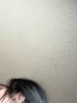 LatinaXQueen2 stripchat live cam model