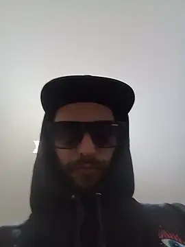 Ulisebueno stripchat live cam model