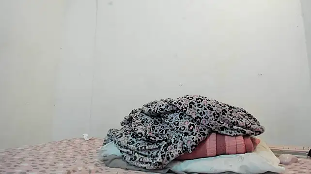 Melaniegirl17 stripchat live cam model