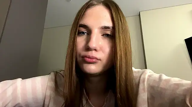 CandiLowland stripchat live cam model