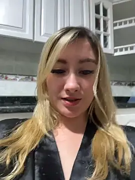 MaryDeniro stripchat live cam model