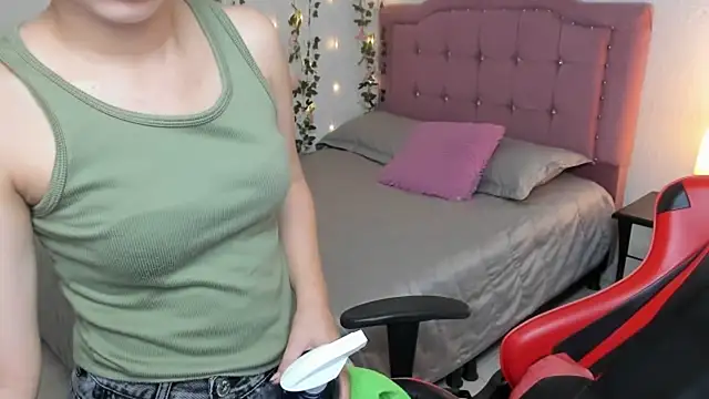 Antonella_heinz stripchat live cam model