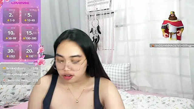 Love_Maybe stripchat live cam model