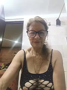 MaryeLunna stripchat live cam model