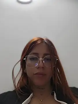 Alis_xxx stripchat live cam model