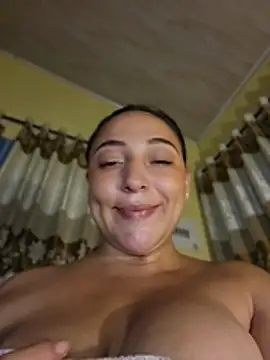 VickyHoult stripchat live cam model