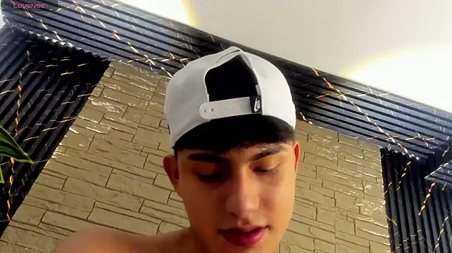 Lander_Cruz stripchat live cam model