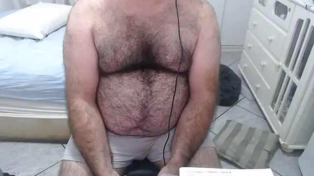 MysterBearMG stripchat live cam model