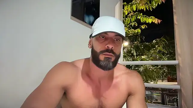 romeolovedark stripchat live cam model