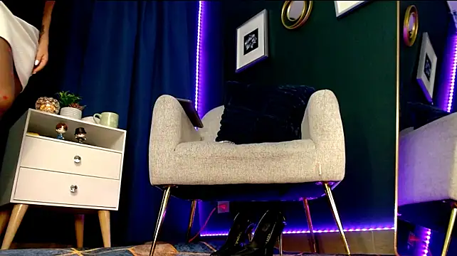 Sara_ow stripchat live cam model