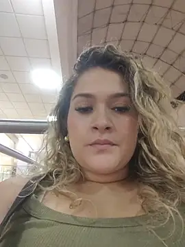 Sara_smiiith211 stripchat live cam model