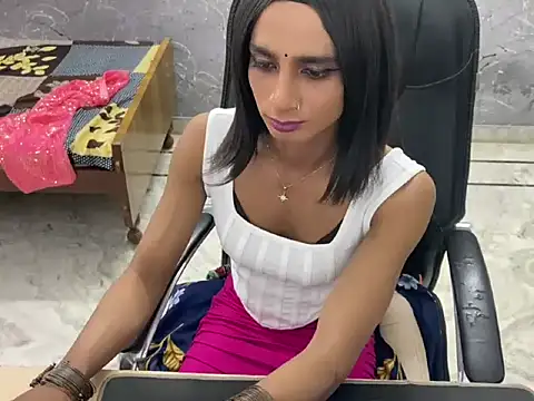 LuvLayla stripchat live cam model