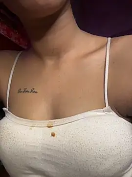 Your___Moonlight stripchat live cam model