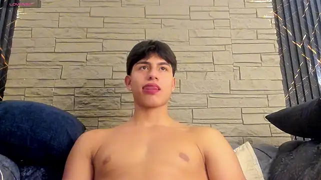 Lander_Cruz stripchat live cam model