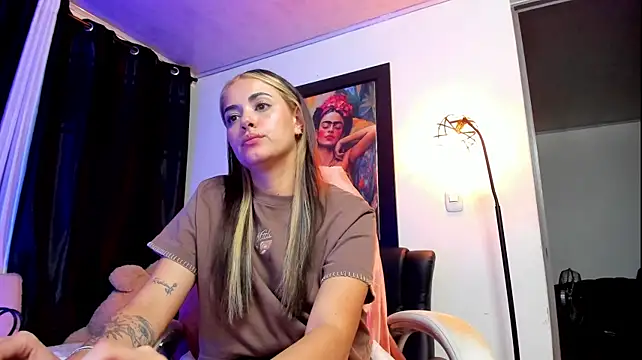 KimberlySaen stripchat live cam model