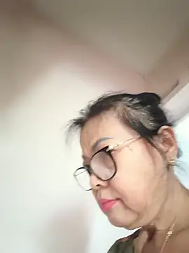 Hotestlove stripchat live cam model