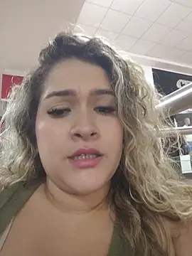 Sara_smiiith211 stripchat live cam model