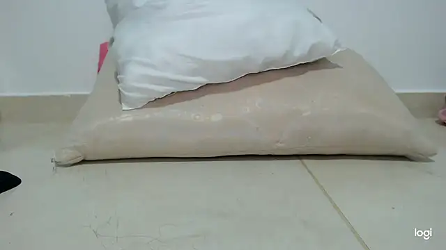 staylor29 stripchat live cam model