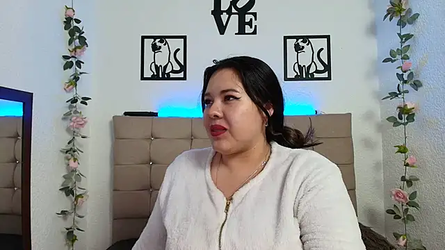 LinaBrowm stripchat live cam model