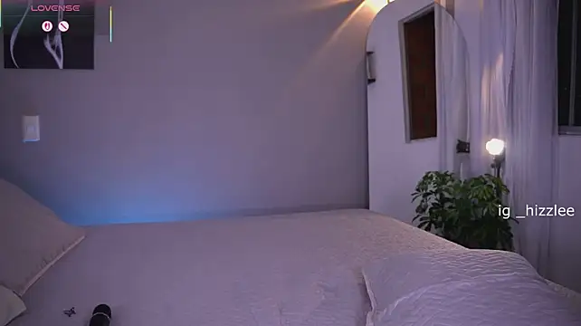 AnnyHizzle stripchat live cam model