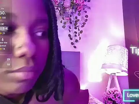 Roxxana-queen stripchat live cam model
