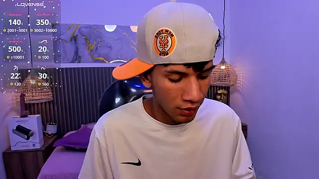 JDWhite18 stripchat live cam model