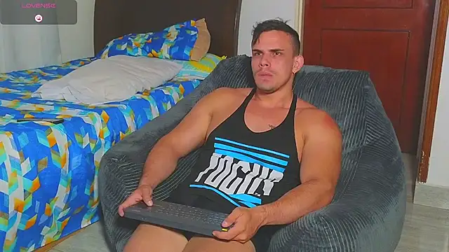 Regansmiths stripchat live cam model