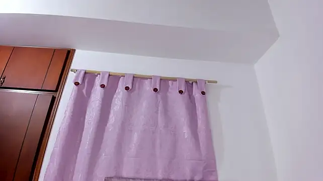 Amirralovely01 stripchat live cam model