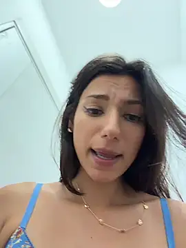 -_MiaQueen_- stripchat live cam model