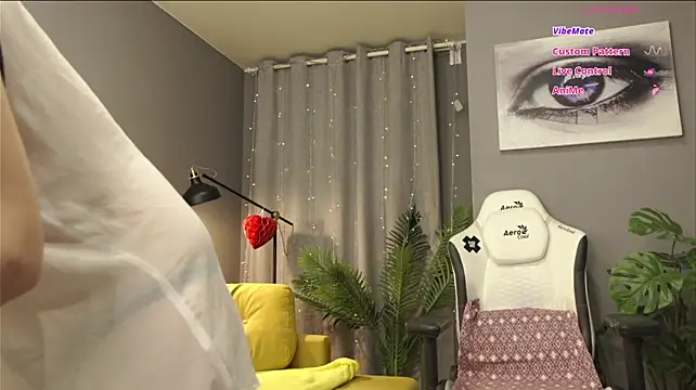 Megany stripchat live cam model