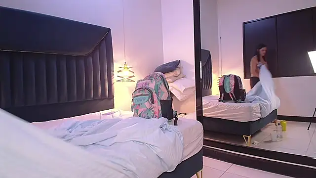 CamilaMoons stripchat live cam model