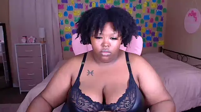 Chocolatebunnyxx96 stripchat live cam model