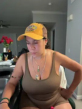 Bigbuttbrooklynn stripchat live cam model