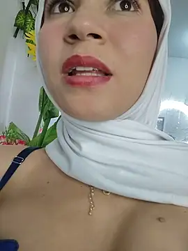 hanaa_18 stripchat live cam model