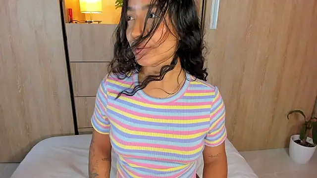 Isa_snow stripchat live cam model