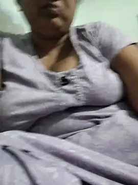 Hot_indian_Milf stripchat live cam model