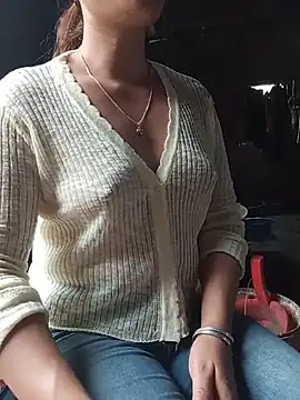 Ama-ra stripchat live cam model