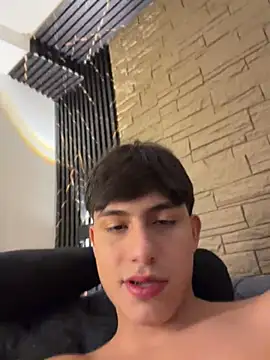 Lander_Cruz stripchat live cam model
