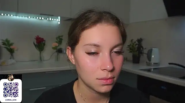 Sairallyn stripchat live cam model
