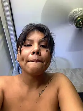 Lunna_Rossee stripchat live cam model