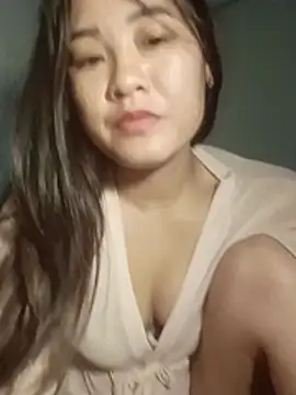 PIVI-12 stripchat live cam model