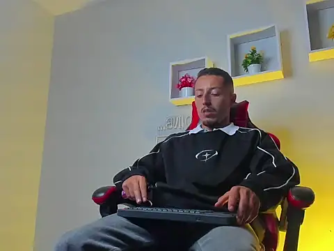 Master_Orioon stripchat live cam model